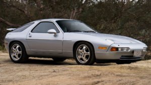 928